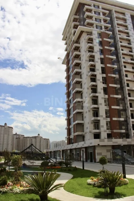 Satılır 3 otaqlı mənzil 145.3 m²