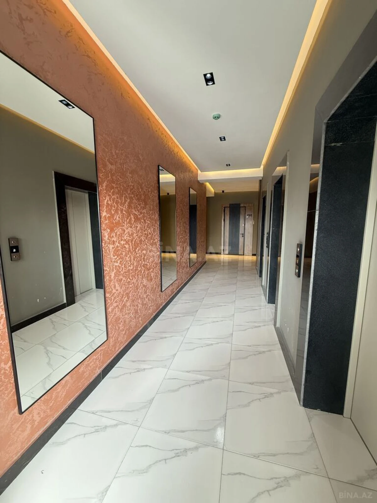 Satılır 3 otaqlı mənzil 145.3 m²
