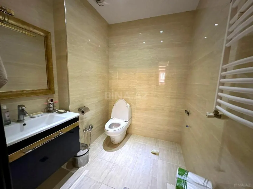 Satılır 3 otaqlı mənzil 134 m²