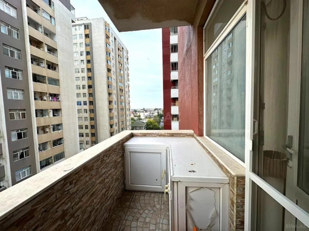 Satılır 3 otaqlı mənzil 134 m²