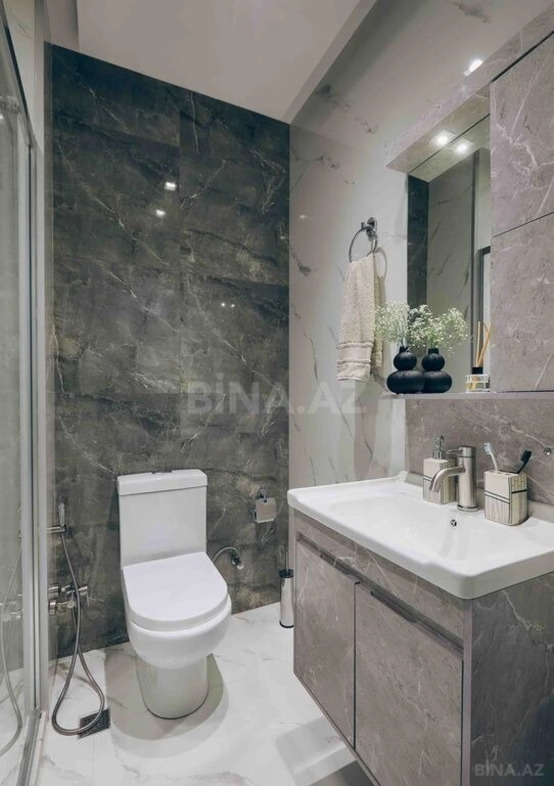 Kirayə verilir 2 otaqlı mənzil 55 m²