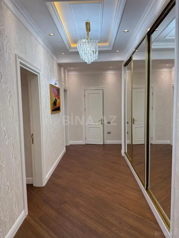 Kirayə verilir 3 otaqlı mənzil 130 m²