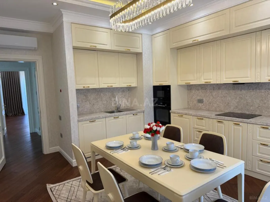 Kirayə verilir 3 otaqlı mənzil 130 m²