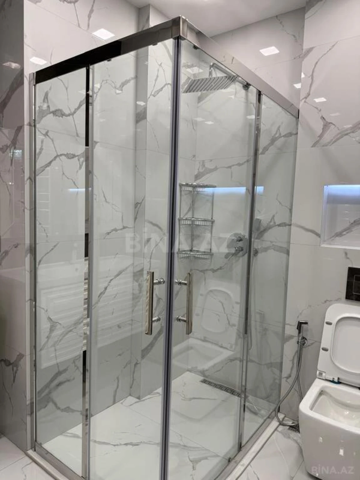 Kirayə verilir 3 otaqlı mənzil 130 m²