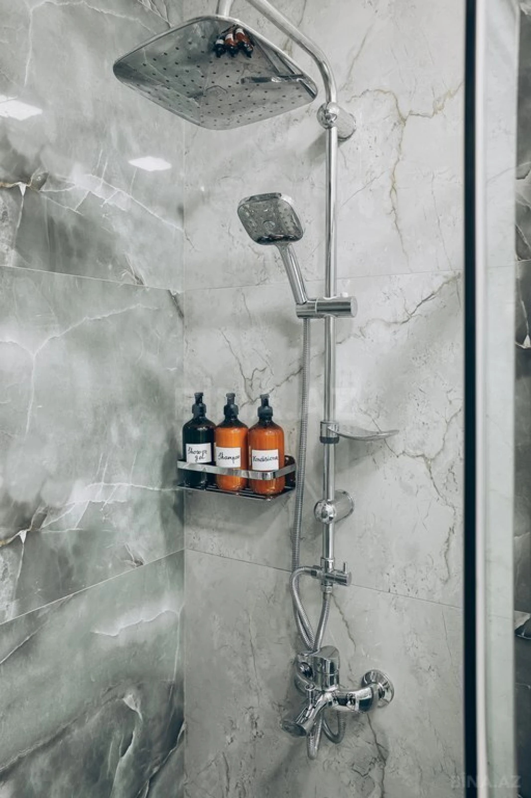 Kirayə verilir 2 otaqlı mənzil 57 m²