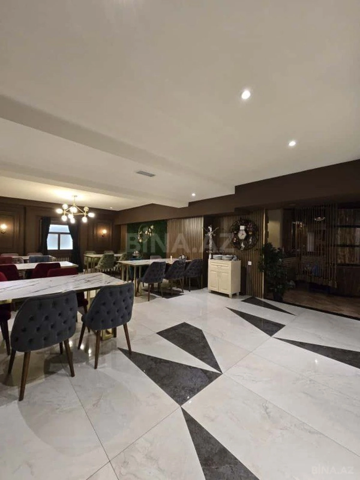 Satılır obyekt 650 m²