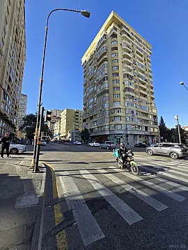 Satılır obyekt 650 m² — Bakı, 8-ci kilometr 650.00 m²
