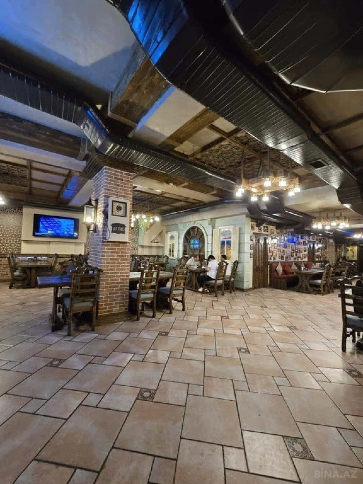 Satılır obyekt 650 m²