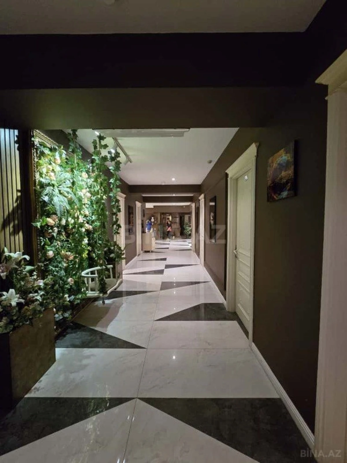 Satılır obyekt 650 m²