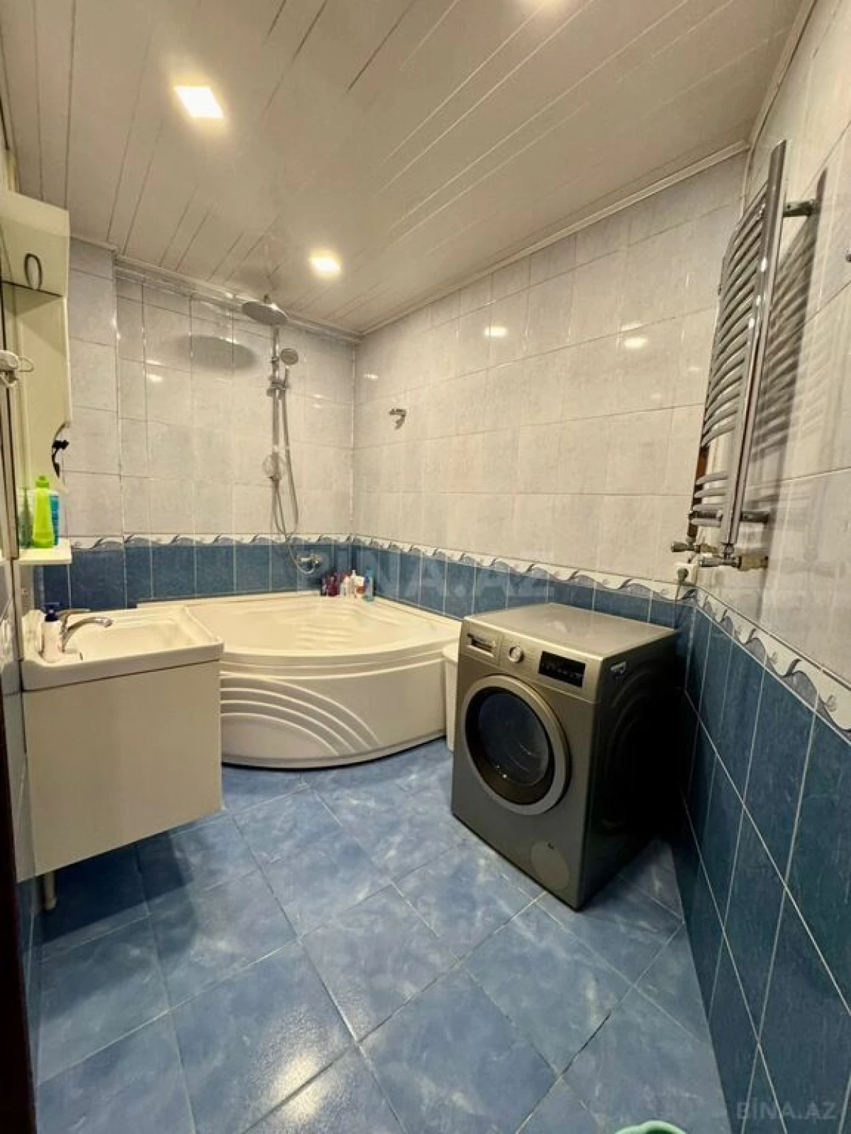 Satılır 4 otaqlı mənzil 185 m²