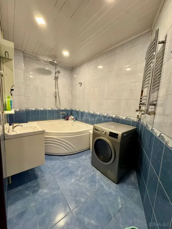 Satılır 4 otaqlı mənzil 185 m²
