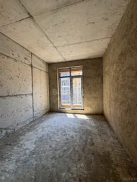 Satılır 4 otaqlı mənzil 135 m²