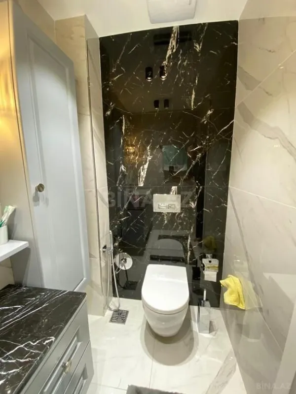 Kirayə verilir 3 otaqlı mənzil 140 m²