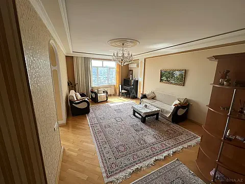 Satılır 3 otaqlı mənzil 135 m² — Bakı, Memar Əcəmi yanı 3 otaq 135.00 m²
