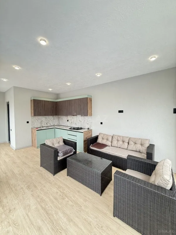 Satılır 4 otaqlı həyət evi 180 m²