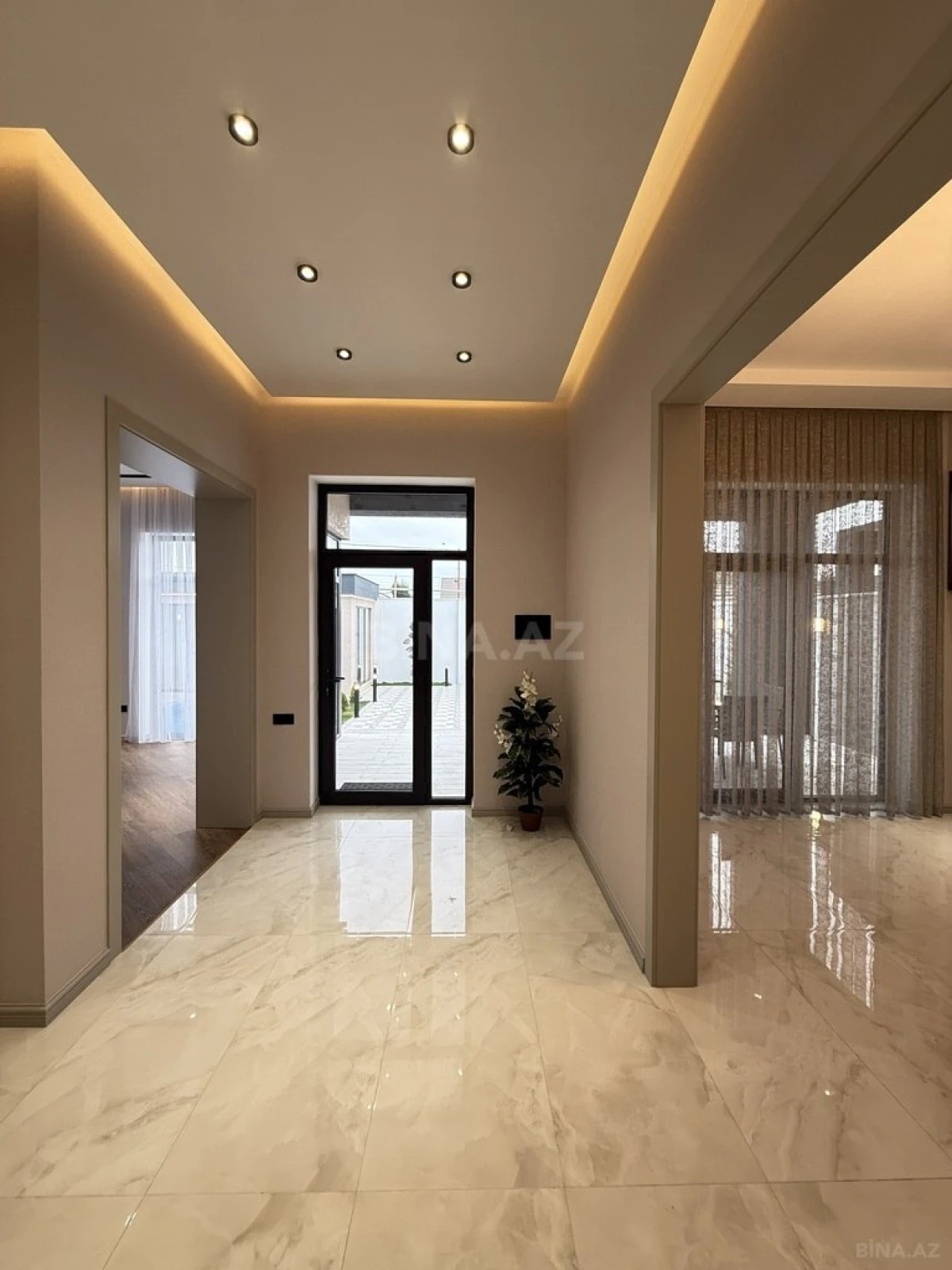 Satılır 4 otaqlı həyət evi 180 m²