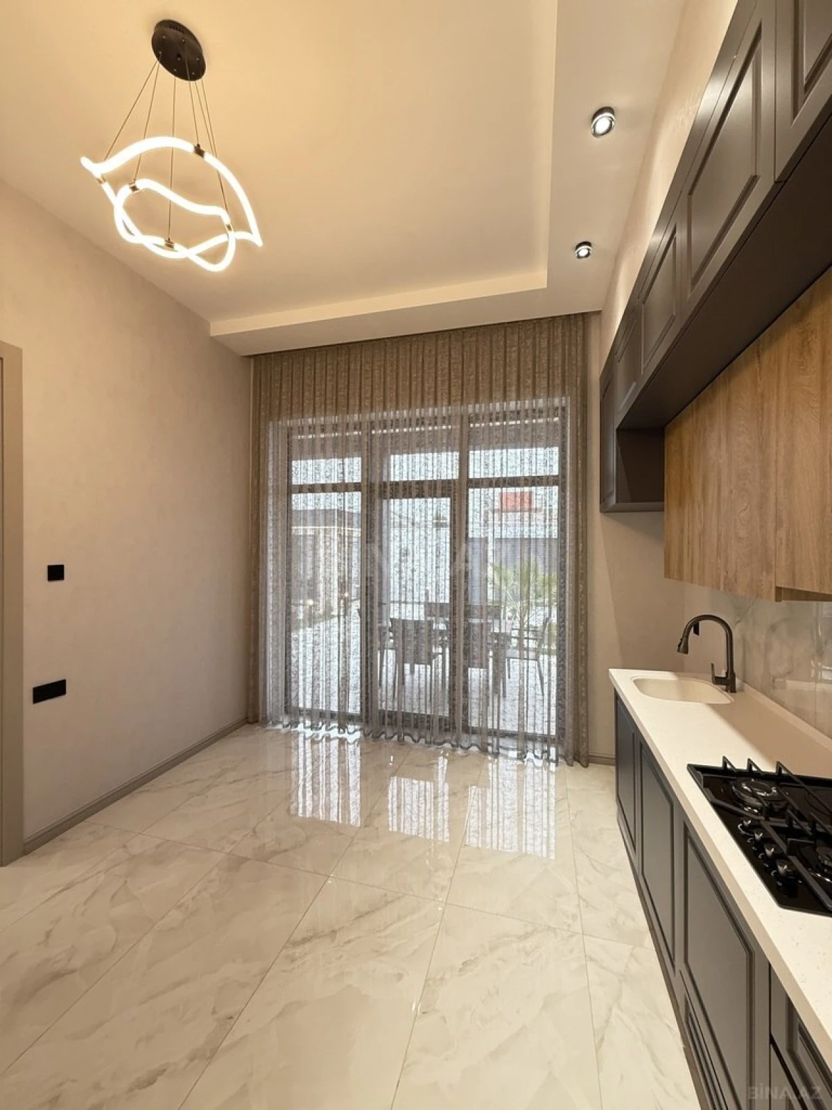 Satılır 4 otaqlı həyət evi 180 m²