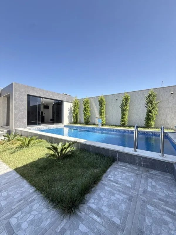 Satılır 4 otaqlı həyət evi 170 m²