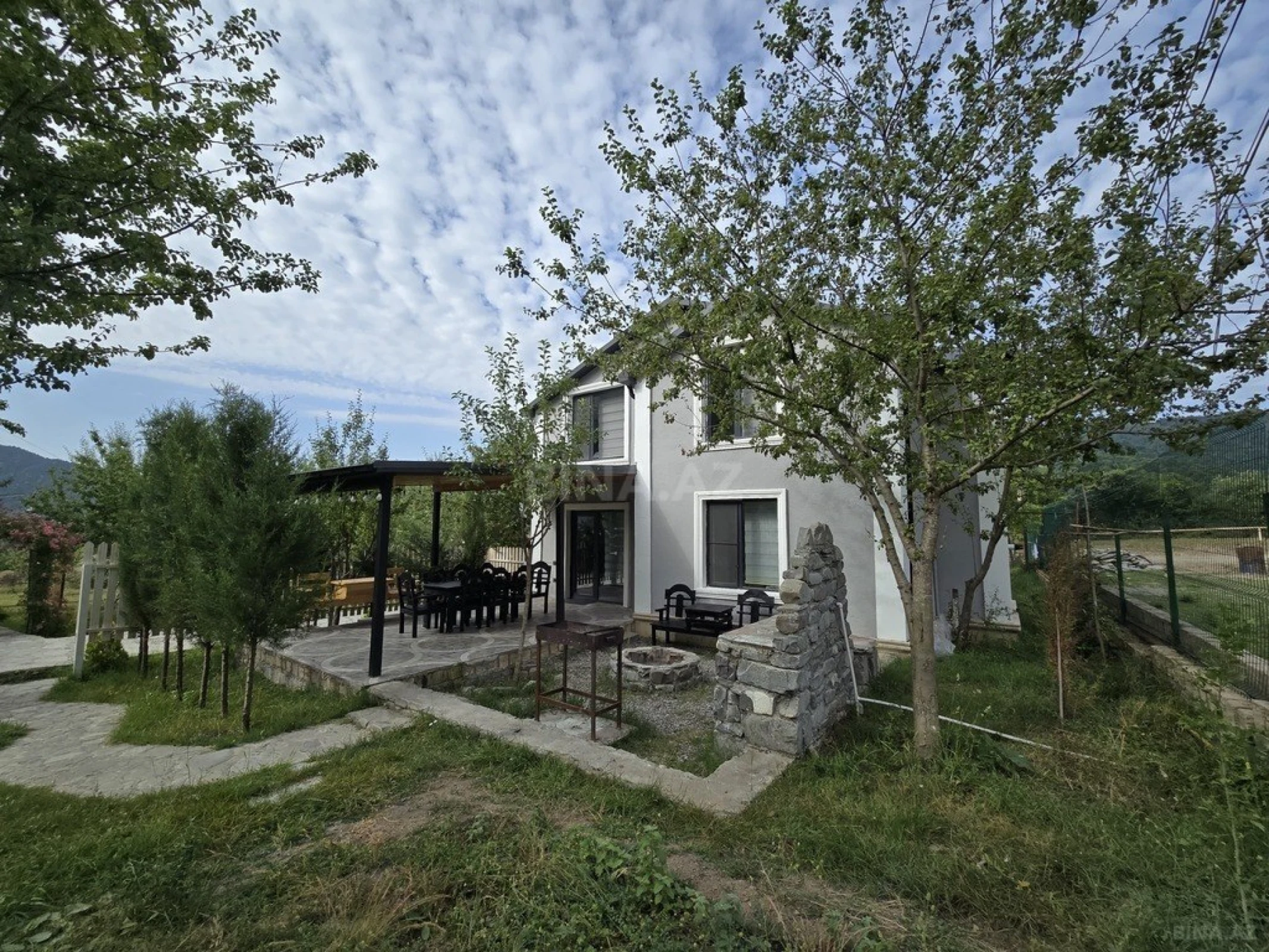 Satılır obyekt 560 m²