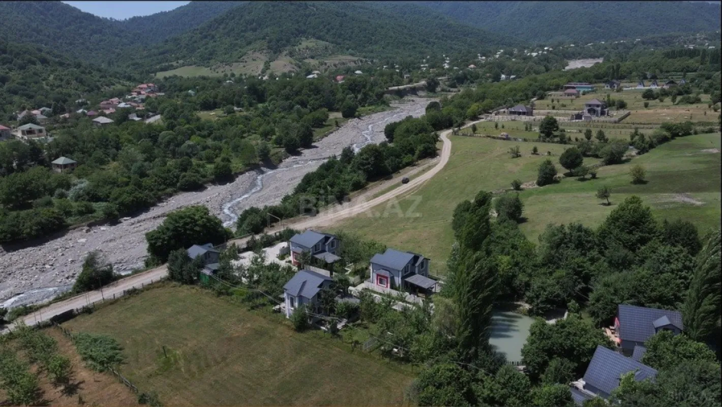 Satılır obyekt 560 m²