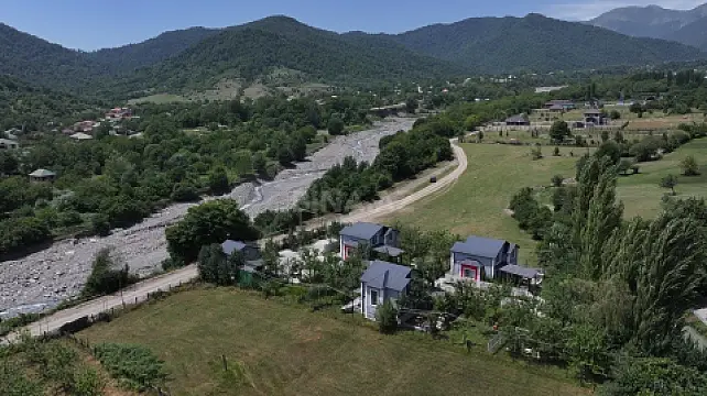 Satılır obyekt 560 m²