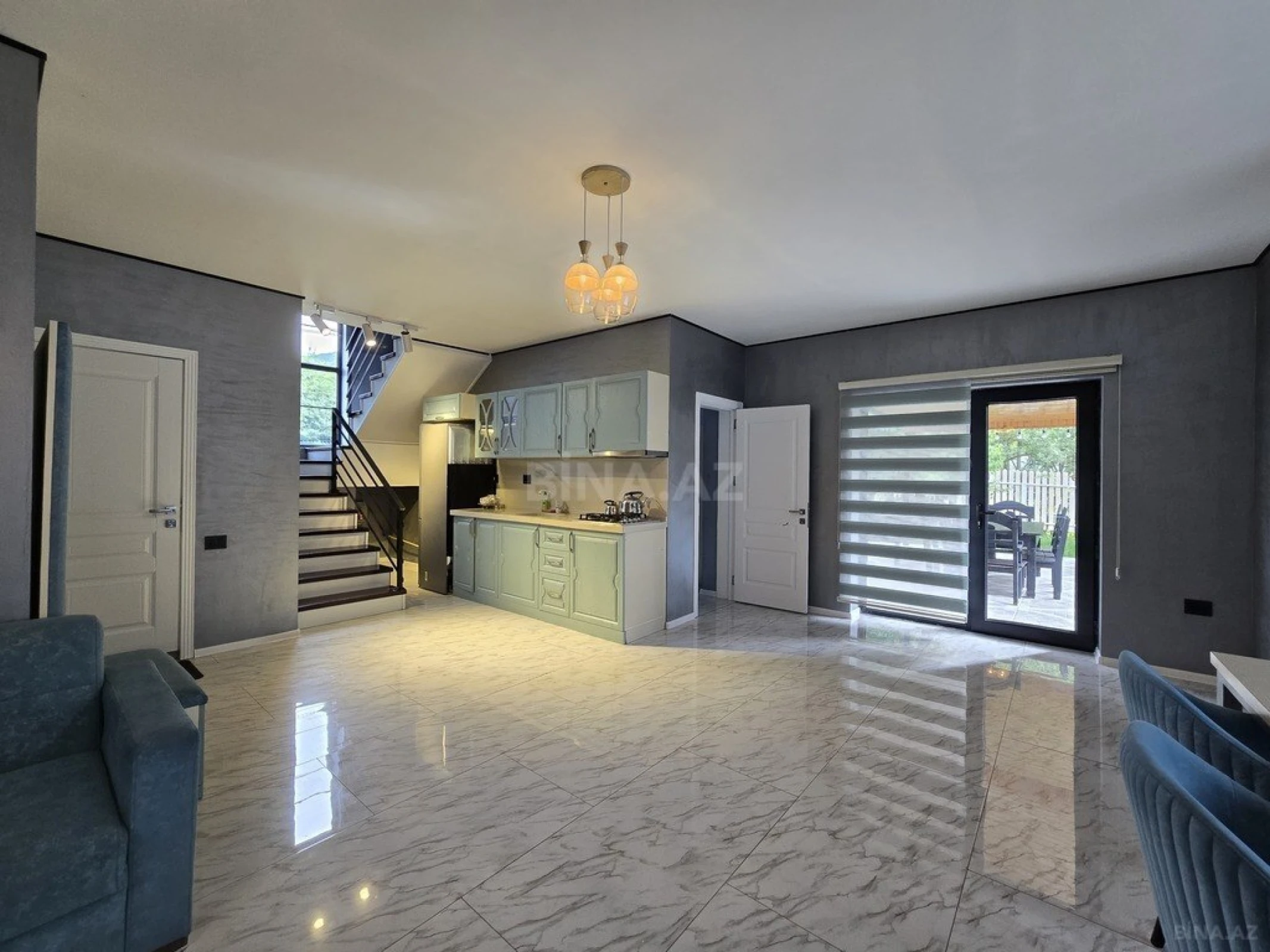 Satılır obyekt 560 m²