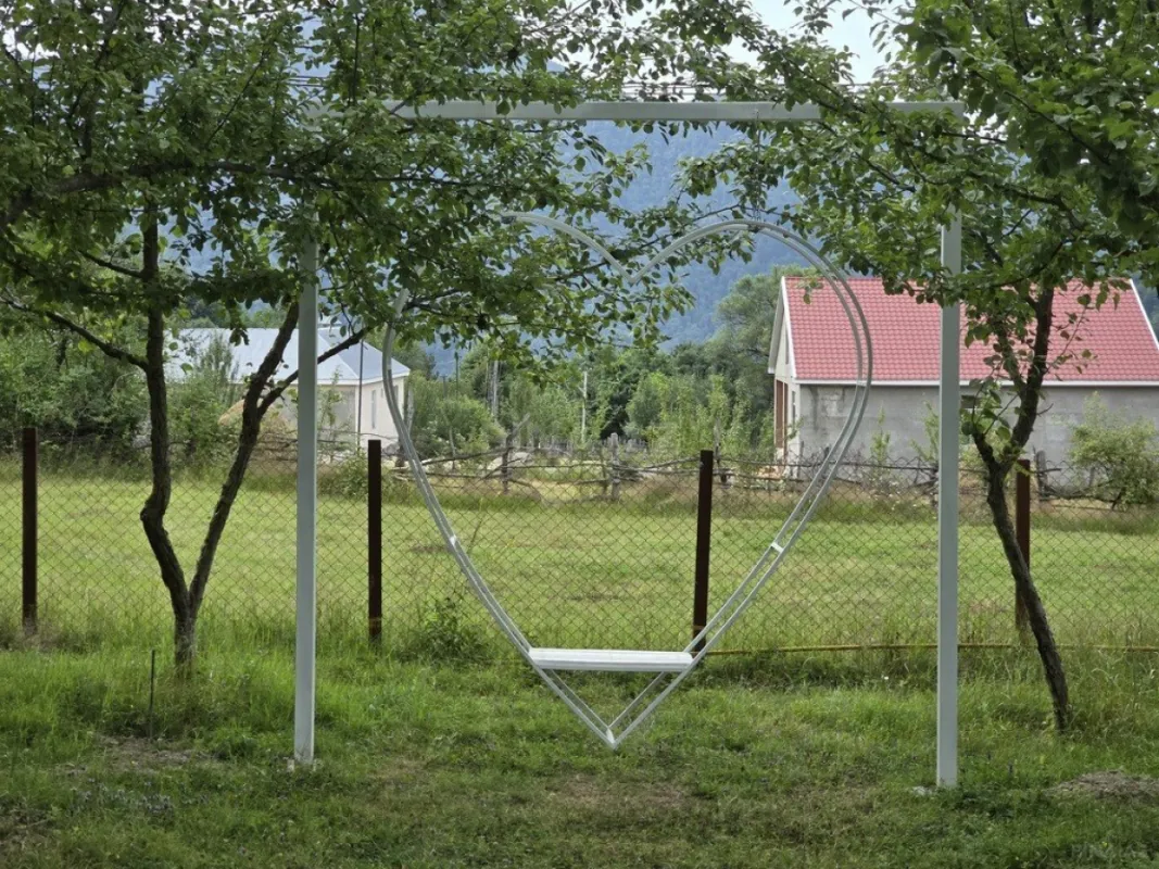 Satılır obyekt 560 m²