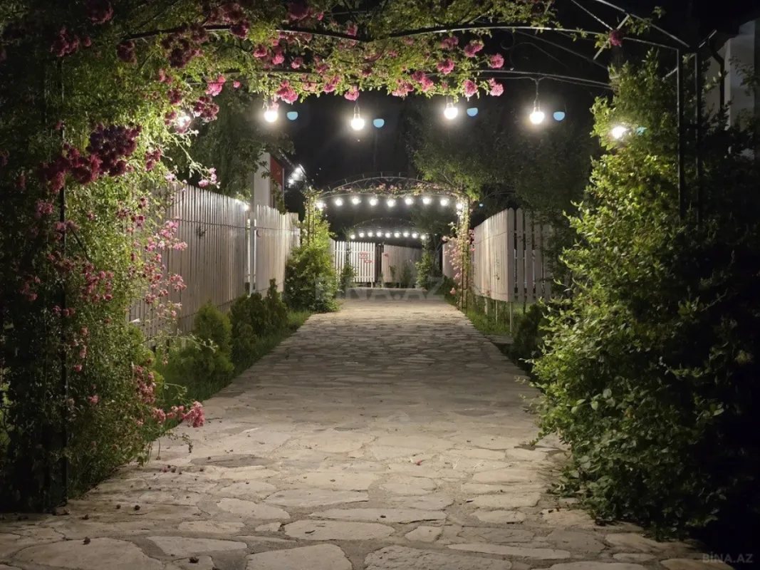 Satılır obyekt 560 m²