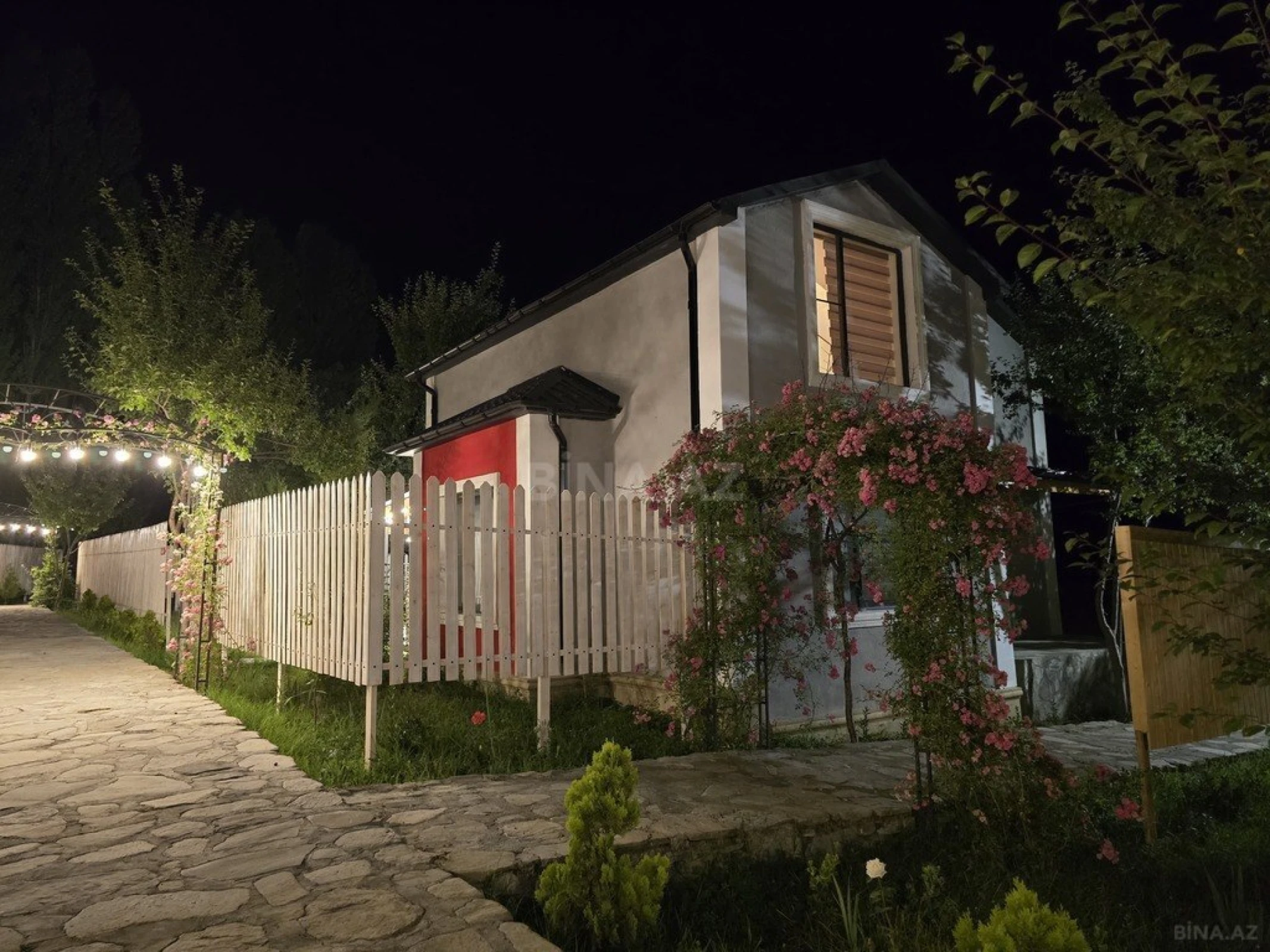 Satılır obyekt 560 m²