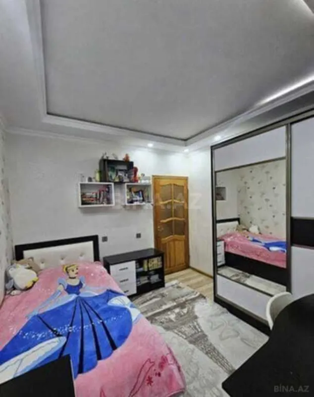 Satılır 4 otaqlı mənzil 100 m²