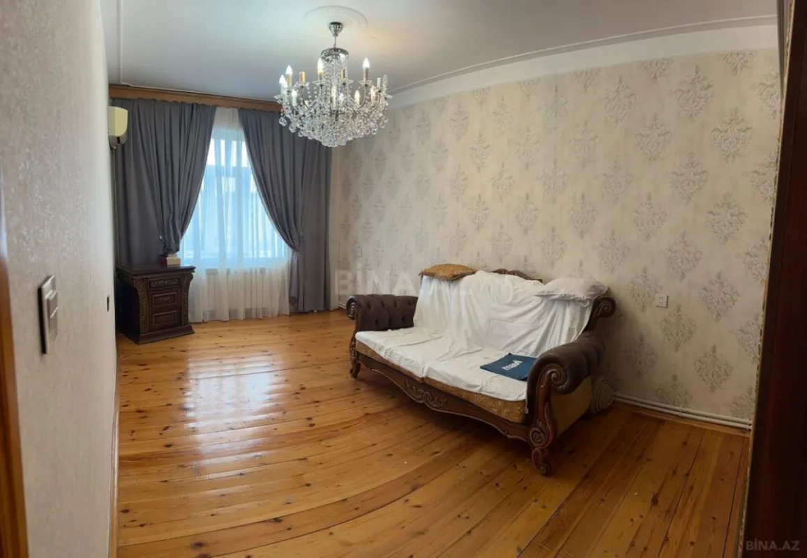 Satılır 4 otaqlı mənzil 100 m²