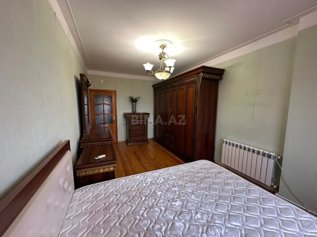 Satılır 4 otaqlı mənzil 100 m²