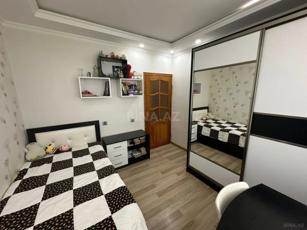 Satılır 4 otaqlı mənzil 100 m²