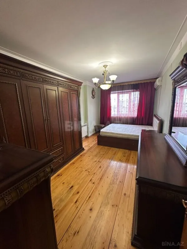 Satılır 4 otaqlı mənzil 100 m²