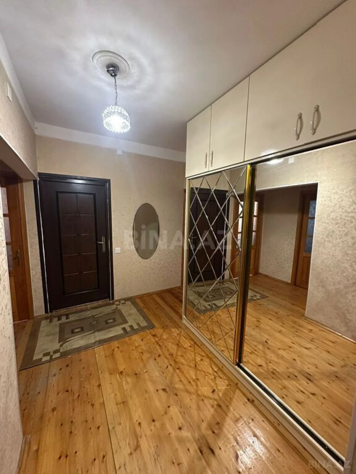 Satılır 4 otaqlı mənzil 100 m²