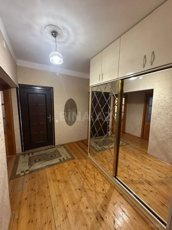 Satılır 4 otaqlı mənzil 100 m²