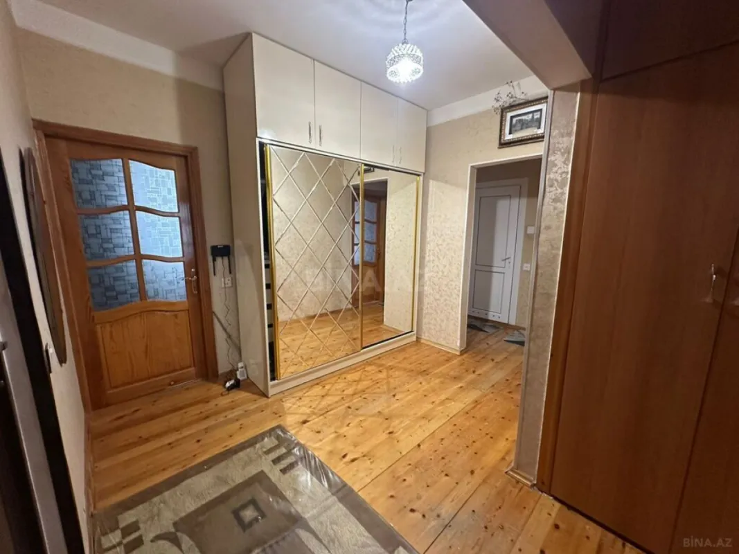 Satılır 4 otaqlı mənzil 100 m²