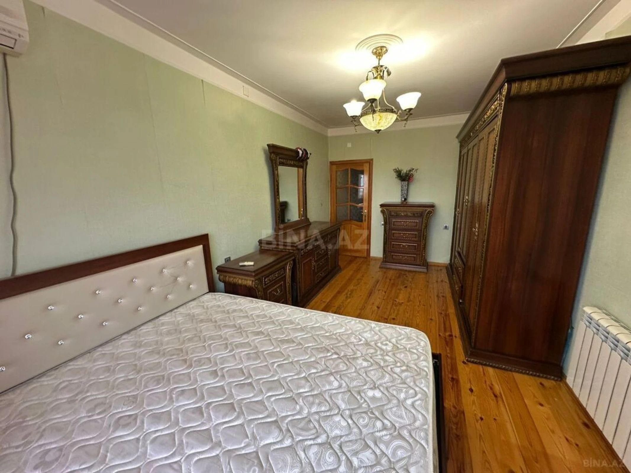 Satılır 4 otaqlı mənzil 100 m²