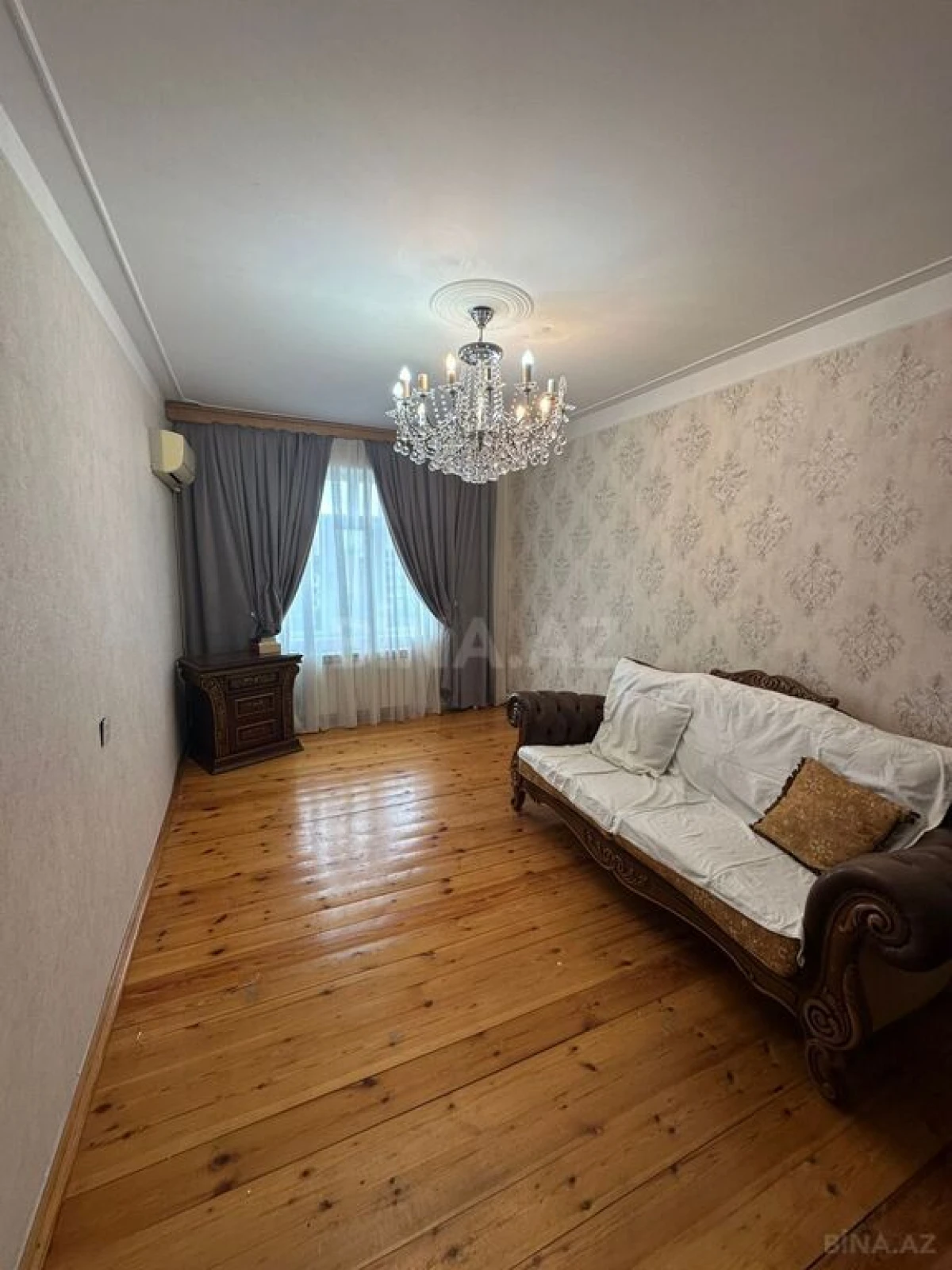 Satılır 4 otaqlı mənzil 100 m²