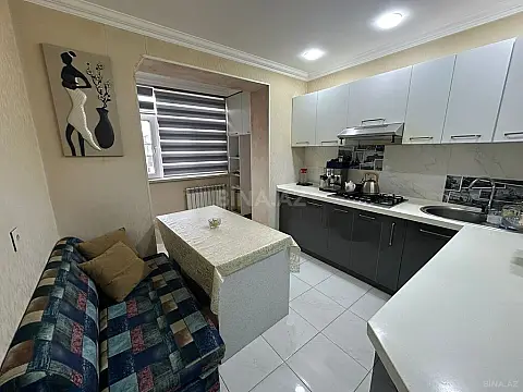 Satılır 4 otaqlı mənzil 100 m²