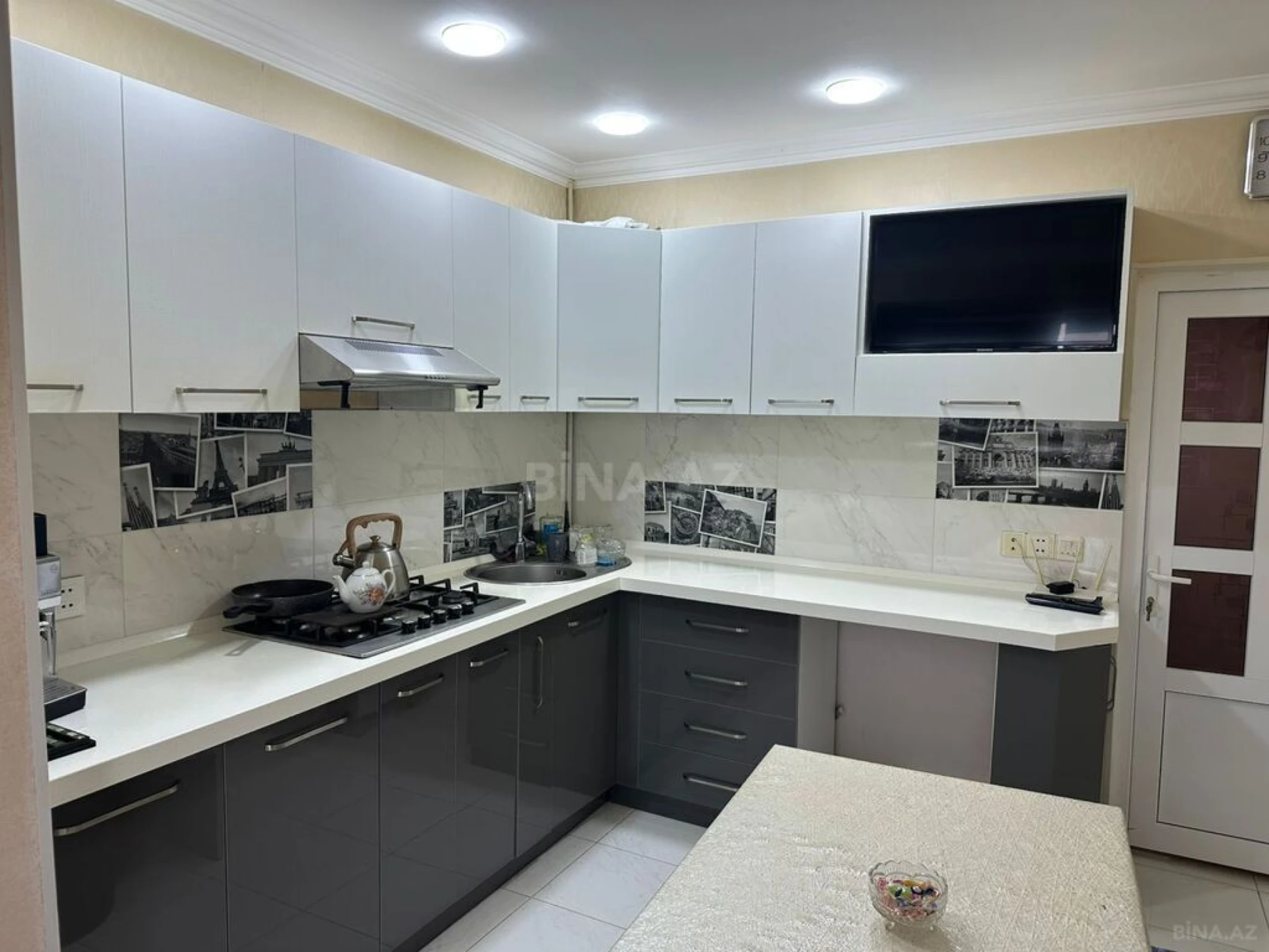 Satılır 4 otaqlı mənzil 100 m²