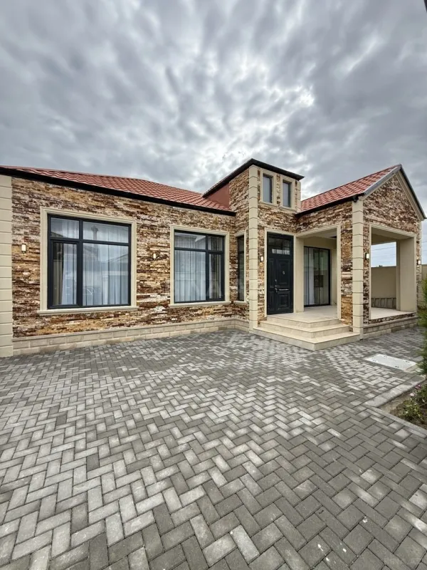 Satılır 4 otaqlı həyət evi 140 m²