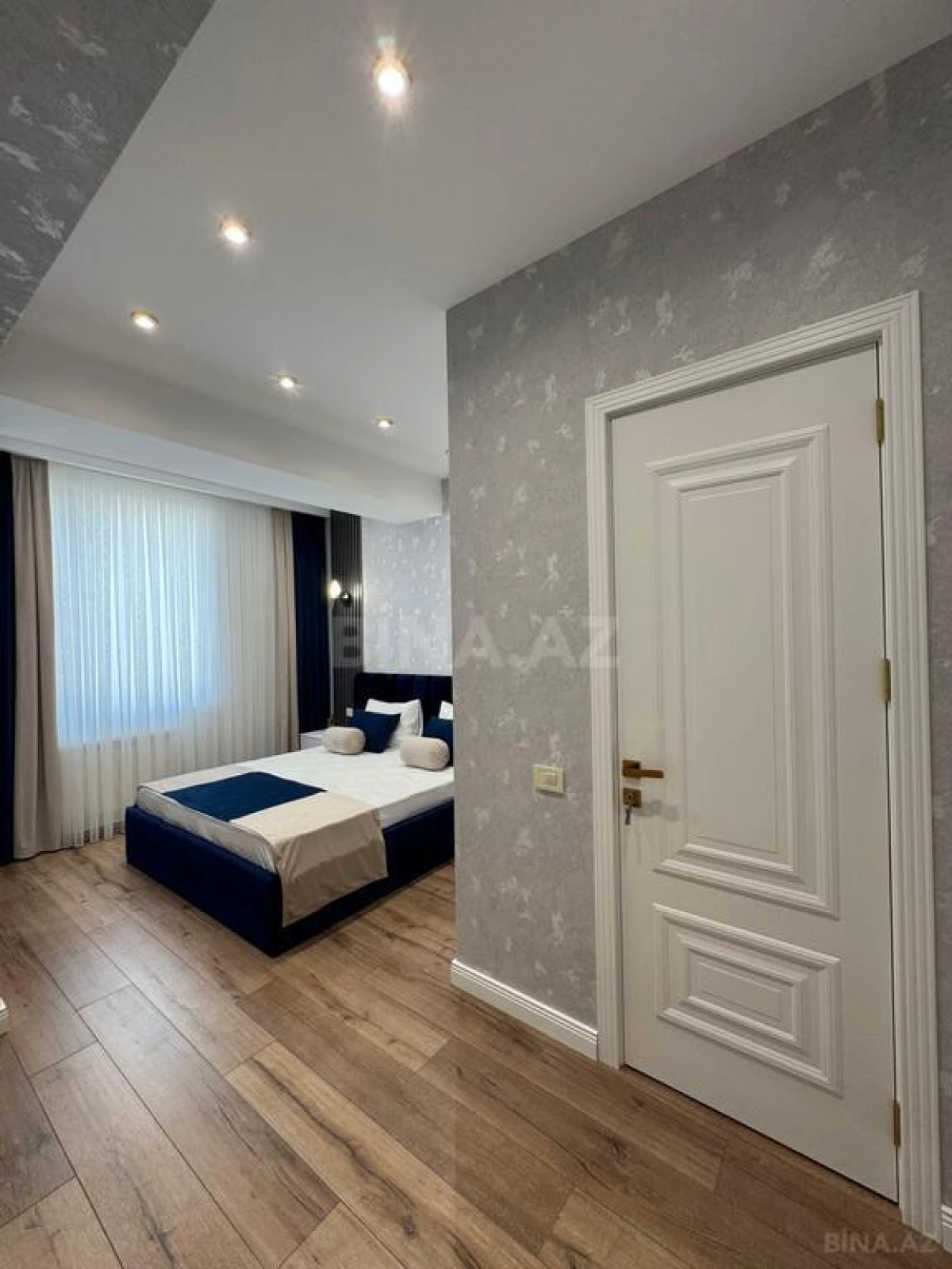 Satılır 4 otaqlı mənzil 110 m²