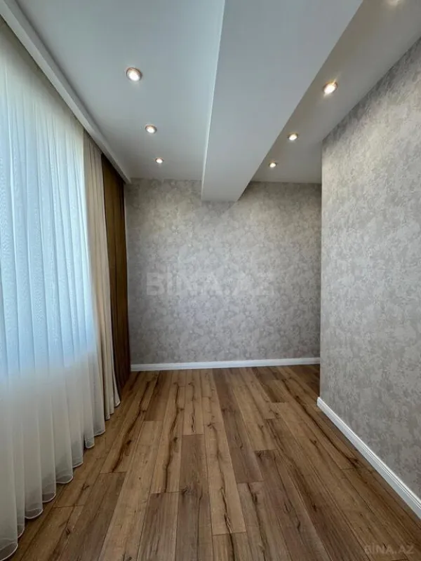 Satılır 4 otaqlı mənzil 110 m²