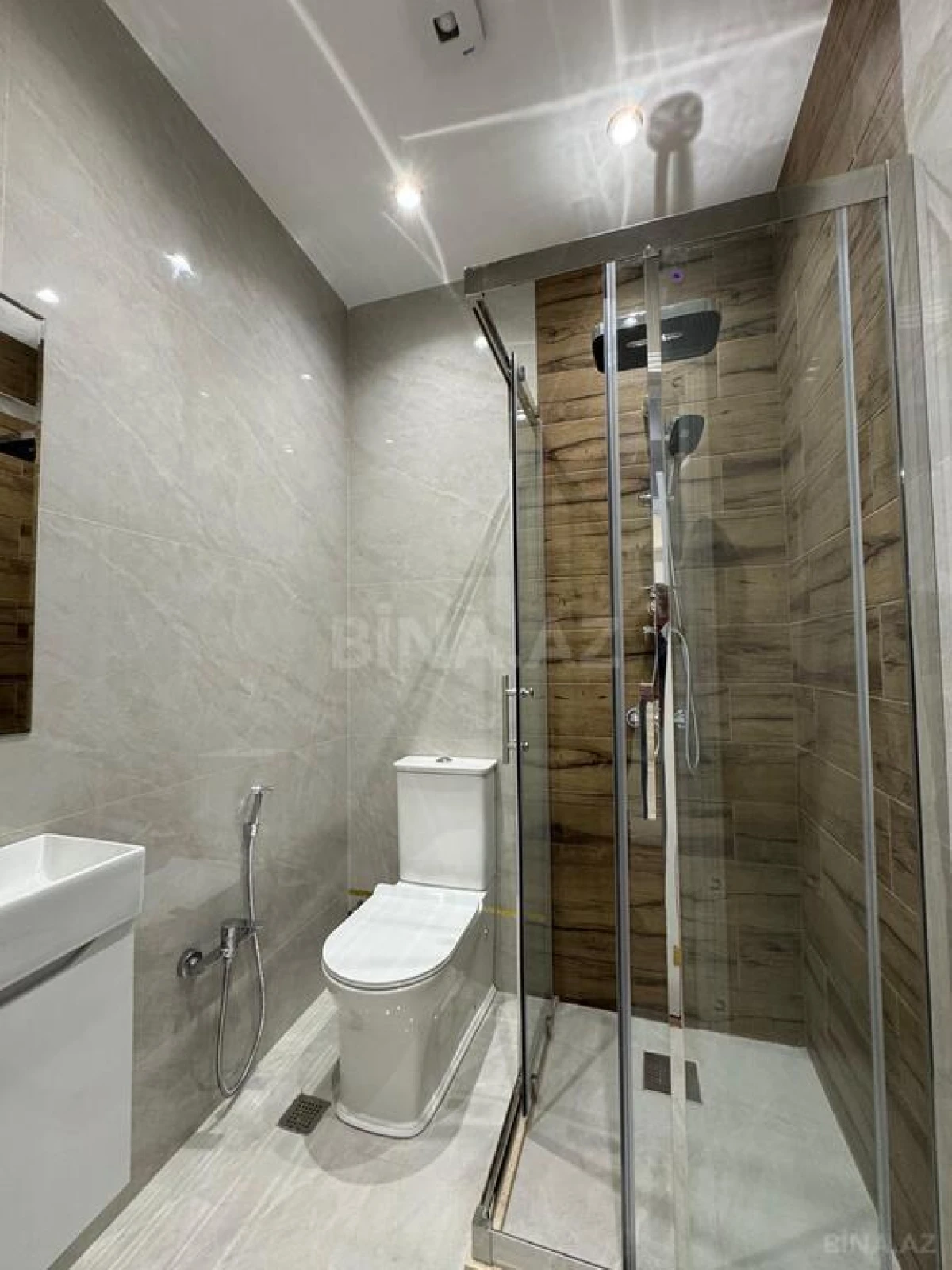 Satılır 4 otaqlı mənzil 110 m²