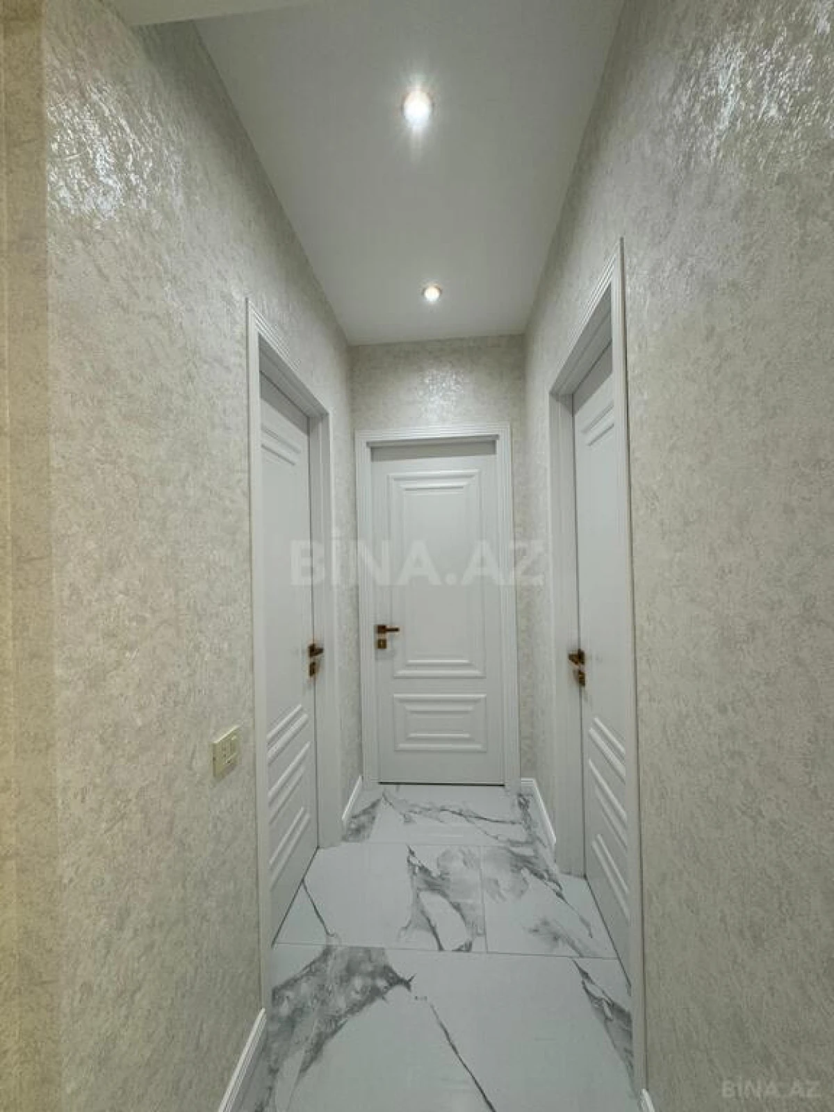 Satılır 4 otaqlı mənzil 110 m²