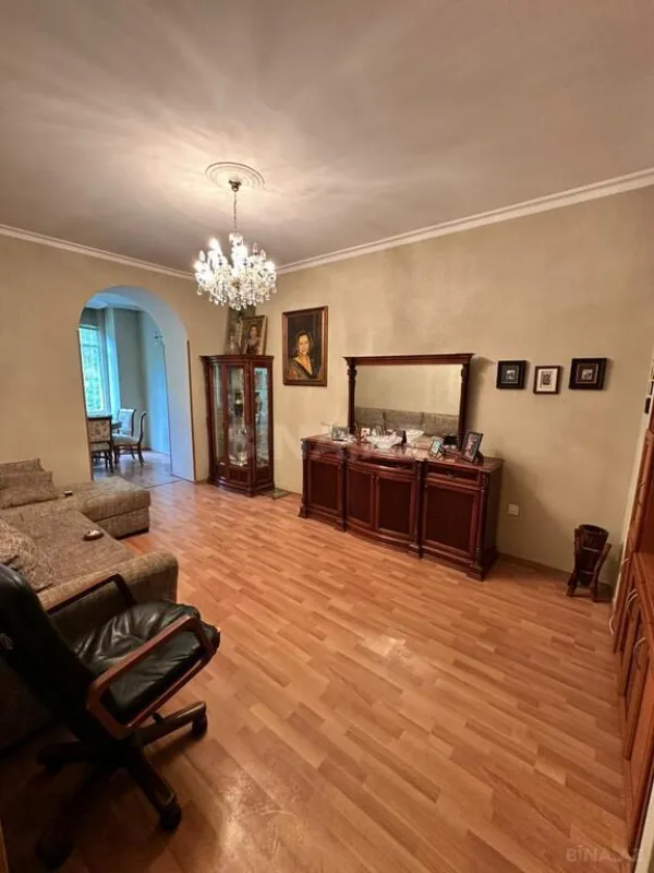 Satılır 3 otaqlı mənzil 103 m²