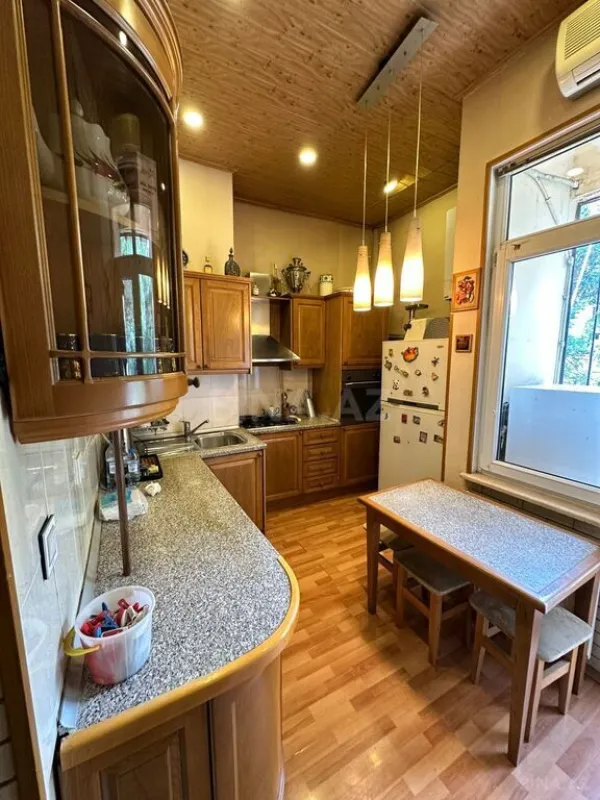 Satılır 3 otaqlı mənzil 103 m²