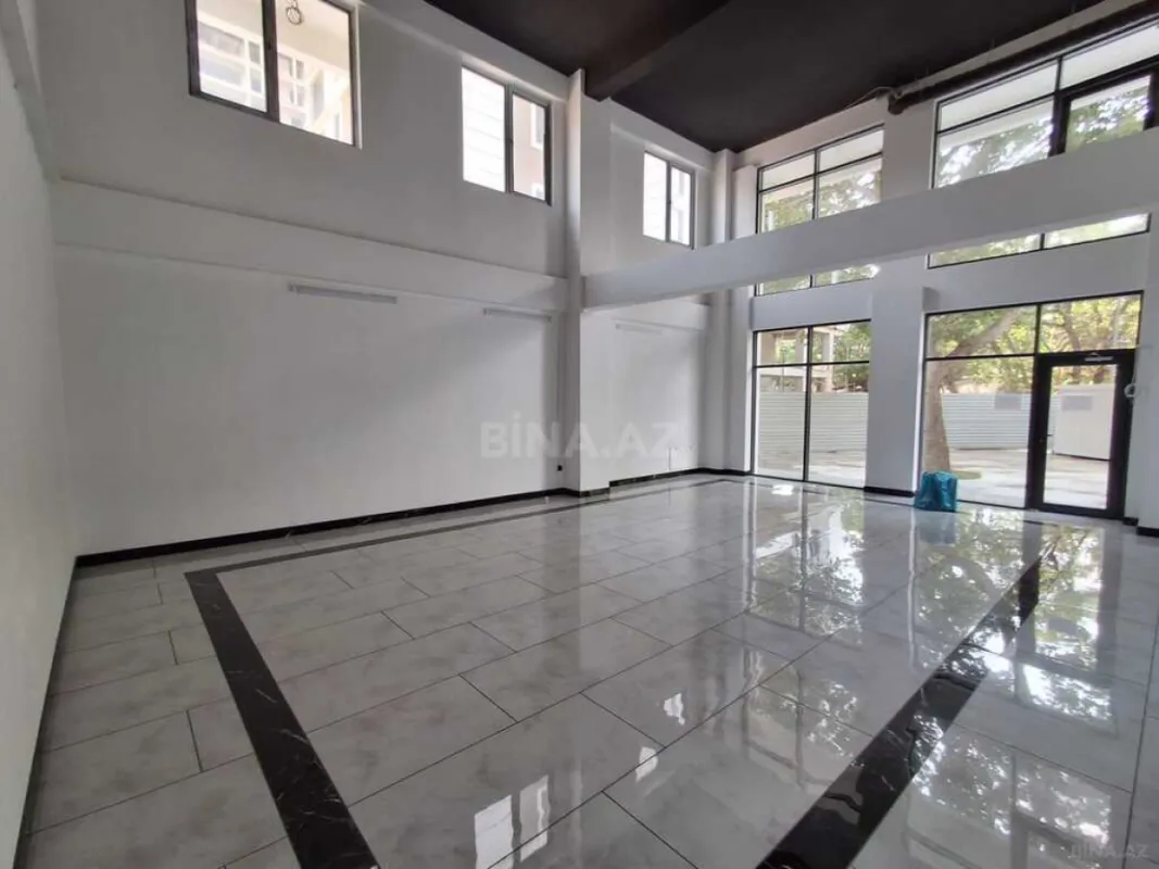 Satılır 3 otaqlı mənzil 136 m²