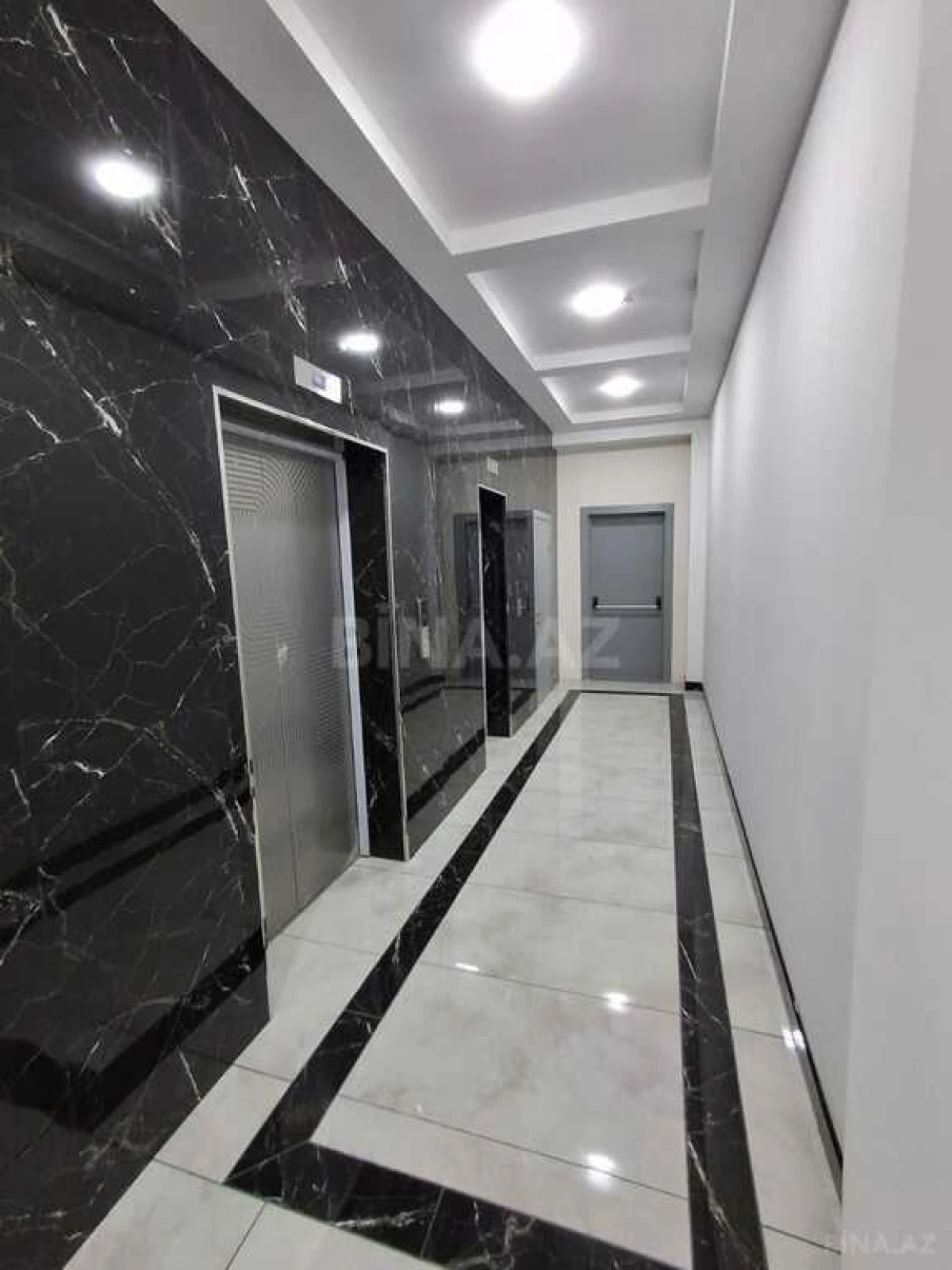 Satılır 3 otaqlı mənzil 136 m²